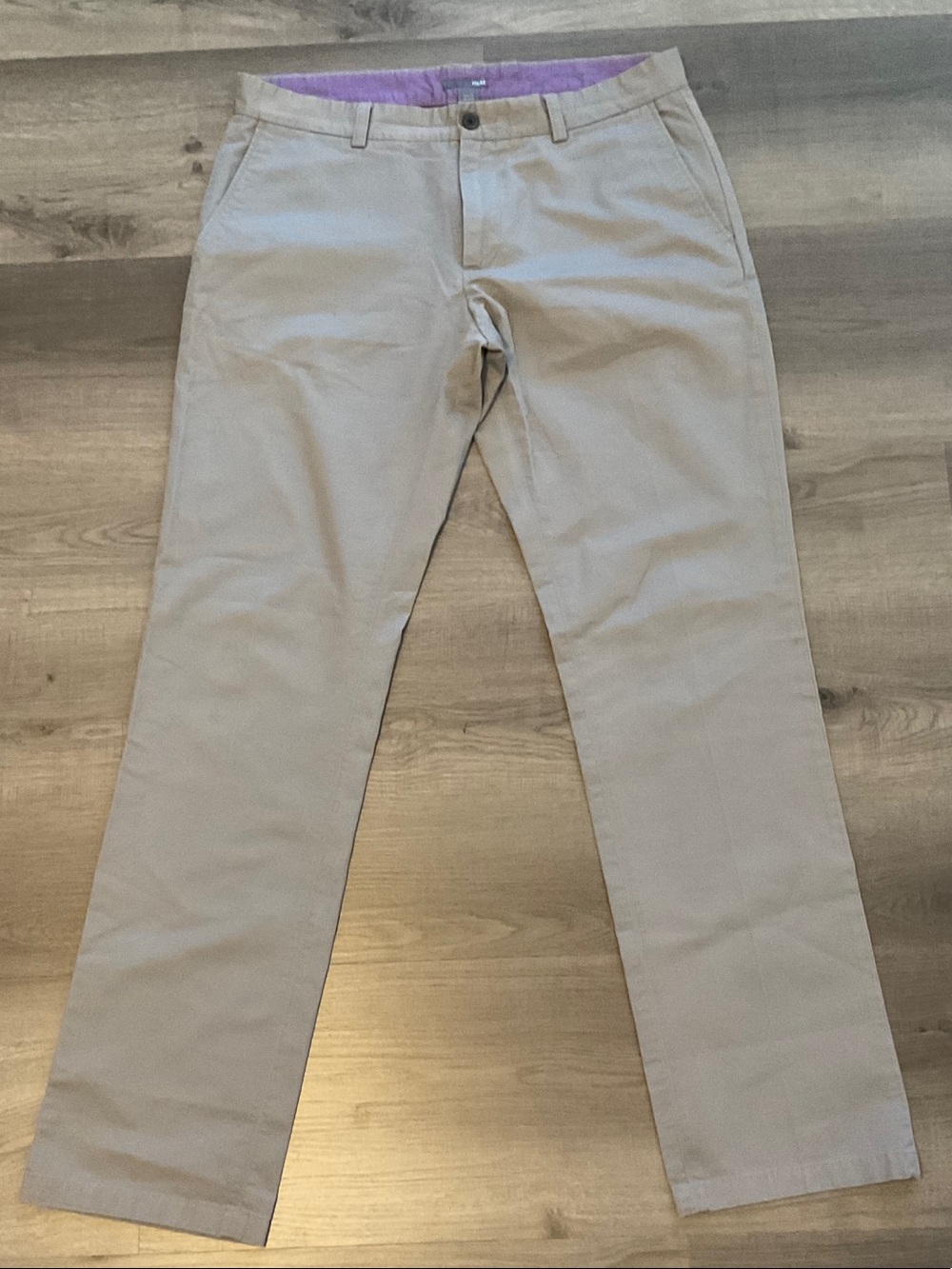 H&M Men's Light Gray Chino Pants with Subtle Purple Waistband